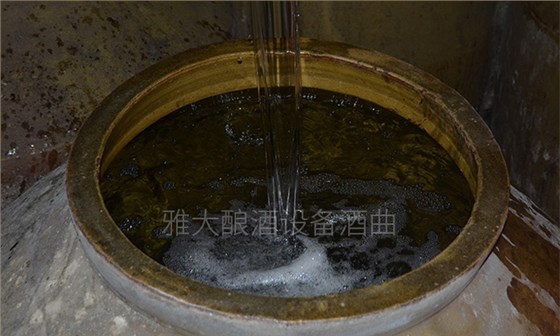 不锈钢酿酒设备酿制的白酒陈酿过程中发生了什么让白酒口感变好 4