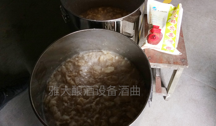 看过来，大型酿酒设备厂家制作柠檬酒的标准教程在这里！-03