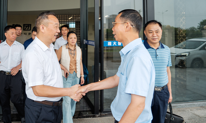 市场监督管理局党组书记艾克海一行莅临雅大调研知识产权保护工作 1